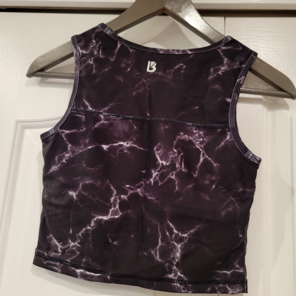Buff bunny marble cropped tank - Picture 5 of 10